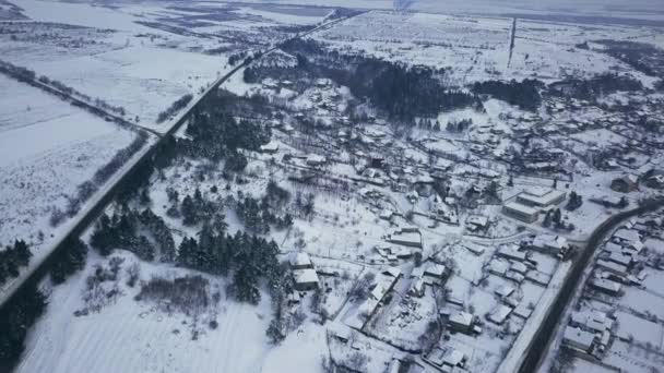 冬の天候で高速道路の無人機からの空中またはトップビュー — ストック動画