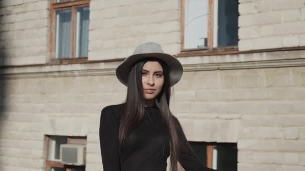 Portrait Glamorous Girl Hat Street — Stock Video