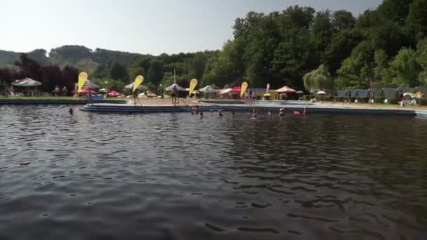 Slatina Rumänien 2109 Juni Panorama Över Rekreationszon Med Kurativ Pool — Stockvideo