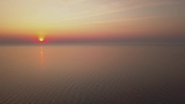 Luchtfoto Van Een Zonsopgang Hemel Achtergrond Luchtfoto Dramatische Gouden Zonsopgang — Stockvideo