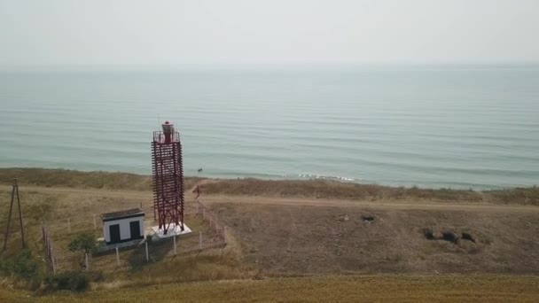 海旁灯塔的空中景观 — 图库视频影像