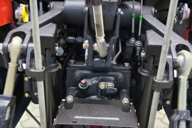 Güçlü teknik traktör veya endüstriyel hasat altyapısı, modern tasarım, seçici odak, yeni tarım teknolojisi kavramı