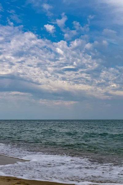 Расслабляющий Морской Пейзаж Широким Горизонтом Неба Моря — стоковое фото