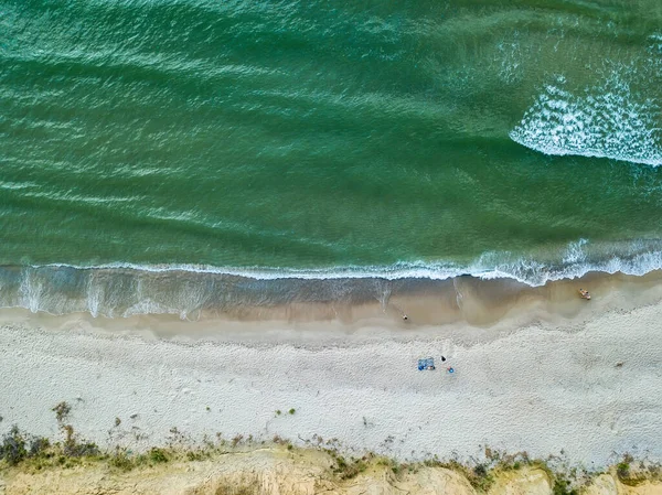 Letecký Pohled Písečnou Pláž Moře Vlnami — Stock fotografie