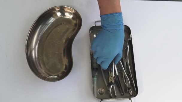 Gros Plan Dentiste Main Choisit Outil Utilisé Pour Traiter Les — Video