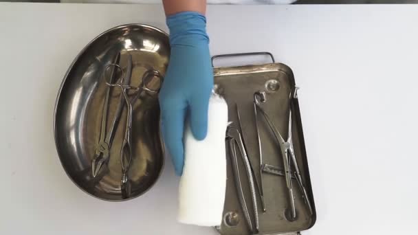 Gros Plan Dentiste Main Choisit Outil Utilisé Pour Traiter Les — Video