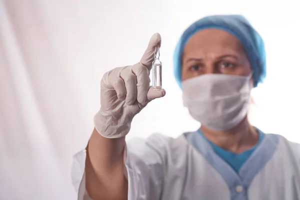 Vaccinvirus Coronavirus Konceptet Läkaren Håller Sina Händer Ampull Med Ett — Stockfoto