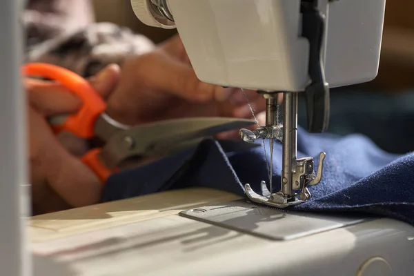 Tailoring Process Women Hands Her Sewing — Stock Photo, Image