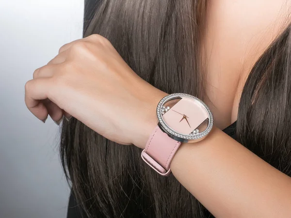 Elegant Pink Watch with Crystals — Stock Photo, Image