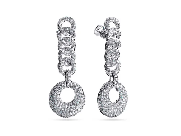 Elegantes pendientes gota de oro blanco con diamantes, sobre fondo blanco, joyas — Foto de Stock