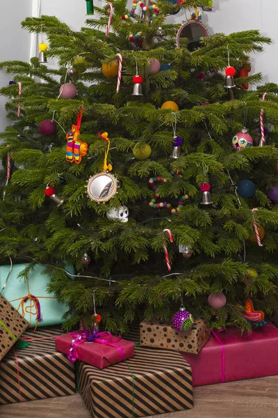 Bellissimo Albero Natale Decorato — Foto Stock