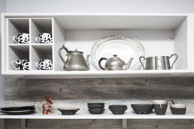 Mutfak raf yemekleri ile