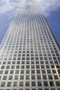 Çok öykülü bulutlar ile üst yapı 