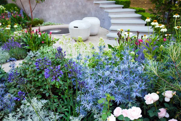 Zomer Rustige Tuinlandschap Patio Gebied — Stockfoto