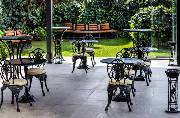 Dos chaise longue en balcón — Foto de stock © maxoidos #143927867