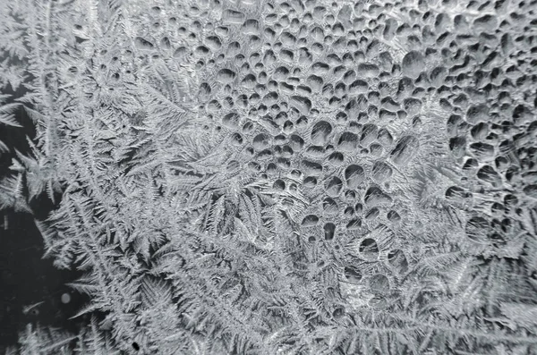 冬季玻璃上的冰纹 — 图库照片