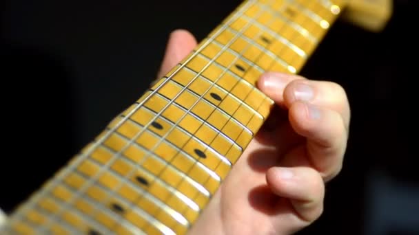 Primeras clases de guitarra — Vídeo de stock