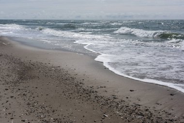 Güneşli bir günde Deniz Sahili