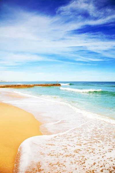 Kék ég és a homokos strand — Stock Fotó