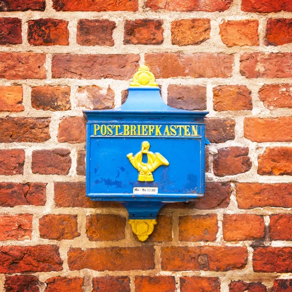 Alemão velha caixa de correio tradicional — Fotografia de Stock