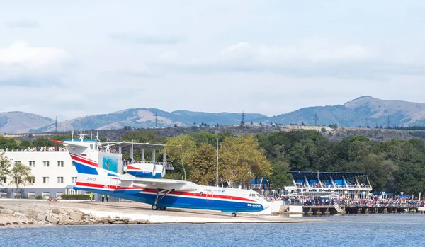 Amfibik uçak Beriev Be-Gelendzhik liman için su 
