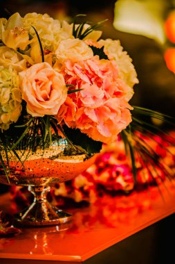 Gala 'da çiçek tasarımı ya da düğün kutlaması