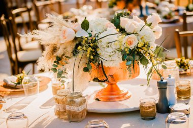 Gala 'da çiçek tasarımı ya da düğün kutlaması