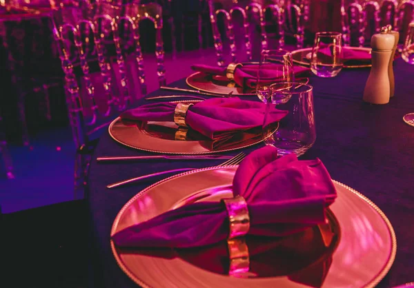 Elegánsan Díszített Esküvői Asztal Készlet — Stock Fotó