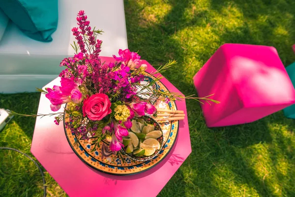 Κομψή Διακόσμηση Λουλουδιών Για Γιορτή Γάμο Εκδήλωση Πάρτι Γενεθλίων — Φωτογραφία Αρχείου