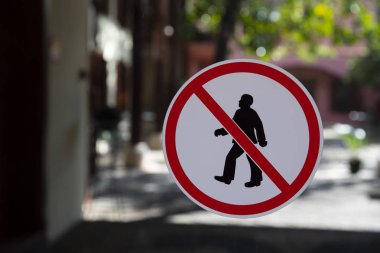 Hiç yaya trafik işareti yok.