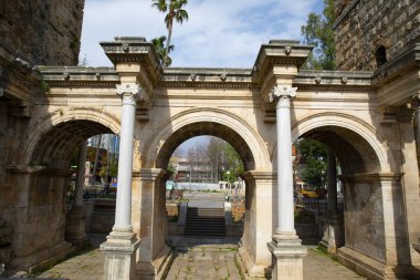 Antalya 'nın eski kentinde Hadrian Kapısı manzarası