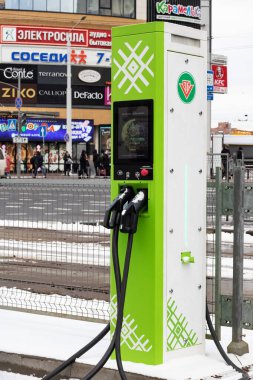 Belarus, Minsk - 03 Aralık 2019: Elektrikli araç şarj istasyonu