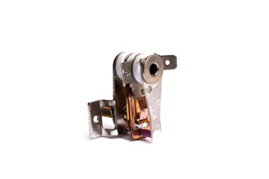 Beyaz arkaplanda izole edilmiş elektronik aygıt için ayar düğmesi
