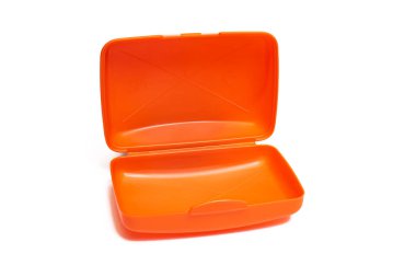 Açık turuncu sabun kabı beyaz arka planda izole edilmiş.