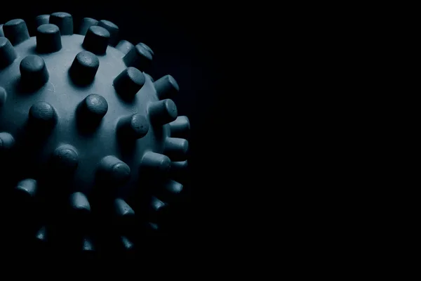 Czarny Model Koronawirusa Czarnym Tle Zbliżenie Przestrzeń Kopiowania — Zdjęcie stockowe