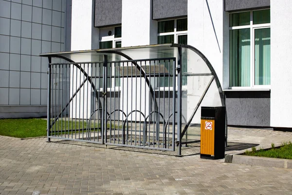 Closed Empty Bike Parking Office Building Close — Stock Photo, Image