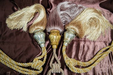 Güzel perdeler Püskül perde askısı iç lüks house, seçici odak için güneş ışığı ile tarafından