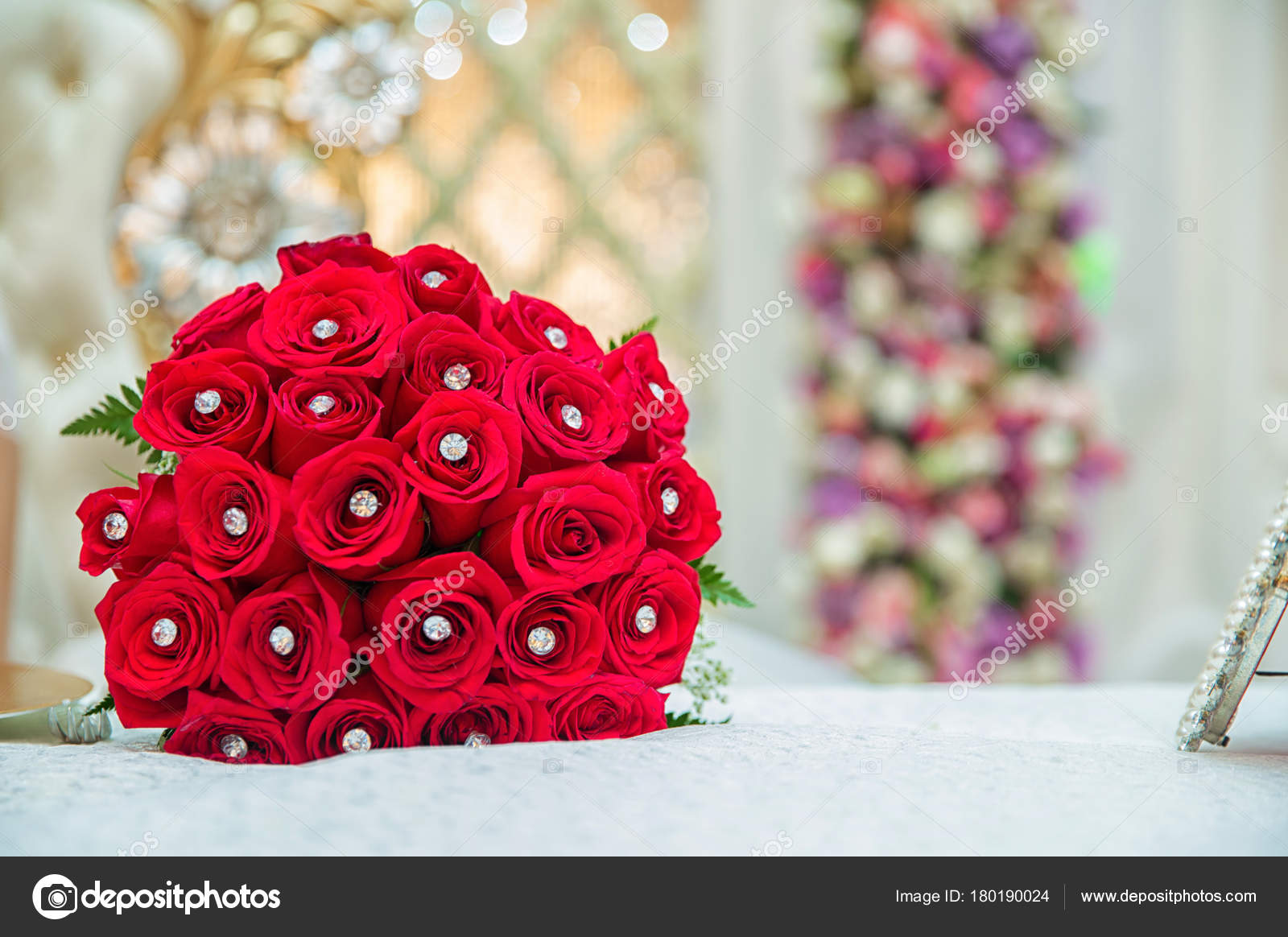 Rouge Bouquet De Roses Rouges Au Mariage Concept De La