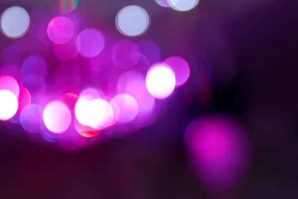 Latar belakang lampu merah muda. Latar belakang abstrak pink. Pink dan ungu bokeh glitter latar belakang lampu vintage tidak fokus — Stok Foto