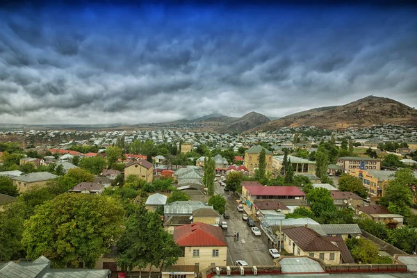 Blick von oben auf Schamakhi Stadt.Hintergrund Natur azerbaijan — Stockfoto