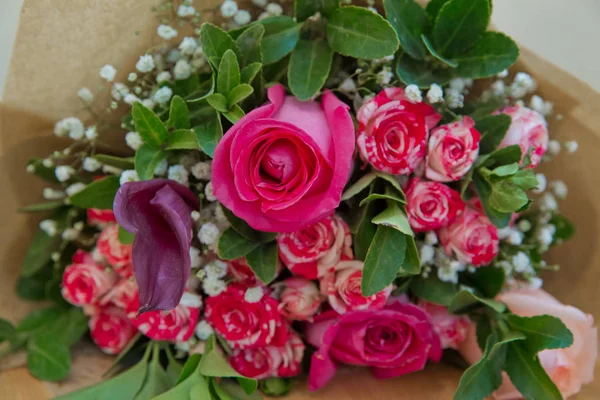 Gros Plan De Bouquet Rouge De Roses Pivoines Grenades Symbole D Amour Et Passion Cadeau D Anniversaire Ou D Anniversaire Pour Fille Image Libre De Droit Par Fotoqraf Tk Mail Ru C Gros Plan De Bouquet Rouge De Roses Pivoines Grenades Symbole D Amour Et Passion Cadeau D Anniversaire Ou D Anniversaire Pour Fille Image Libre De Droit Par Fotoqraf Tk Mail Ru C
