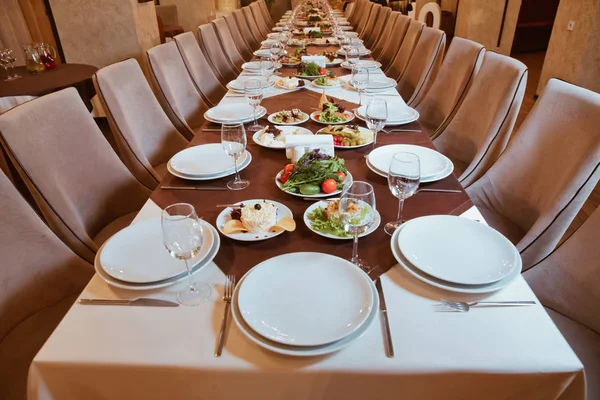 Leere Gläser Und Teller Auf Dem Tisch Restaurant Tische Zum — Stockfoto