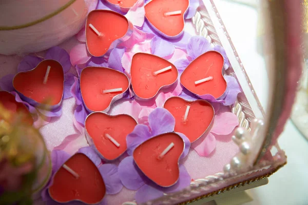 Cuori Sul Petalo Rosa Candele Forma Cuore Buon San Valentino — Foto Stock