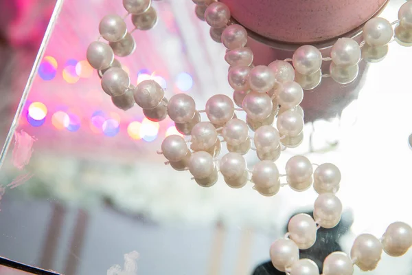 Ball Pearls Jewelry Making Spread Out Surface Mirror Pearls Mirror — Stock Photo, Image