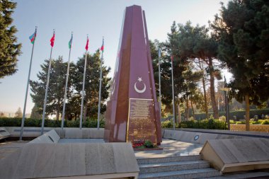 BAKU, AZERBAIJAN - 13.12. 2017: Bakü Türk Şehitleri Anıtı, I. Dünya Savaşı sırasında Azerbaycan 'da öldürülen Osmanlı askerlerine adanmış bir anıt.