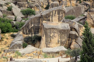 Gobustan Ulusal Parkı. Gobustan Ulusal Parkı, Azerbaycan 'daki en eski yerleşim birimi, Unesco tarafından korunuyor. Gobustan, Azerbaycan.