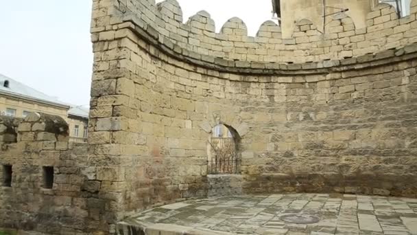 Icheri Sheher Bakú Azerbaiyán Puerta Antigua Fortaleza Entrada Casco Antiguo — Vídeo de stock