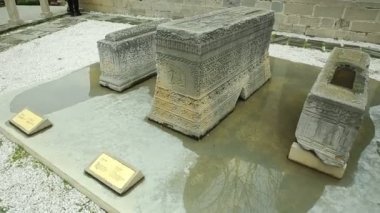 Eski Şehirdeki atari salonu ve dini mezarlık (Icheri Sheher) - UNESCO Dünya Mirası Alanı. Bakü, Azerbaycan: Eski kentteki atari salonu ve dini mezarlık, Bakü 'nün tarihi merkezi Icheri Sheher. UNESCO 'nun Dünya Mirası Sitesi