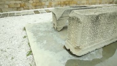 Eski Şehirdeki atari salonu ve dini mezarlık (Icheri Sheher) - UNESCO Dünya Mirası Alanı. Bakü, Azerbaycan: Eski kentteki atari salonu ve dini mezarlık, Bakü 'nün tarihi merkezi Icheri Sheher. UNESCO 'nun Dünya Mirası Sitesi