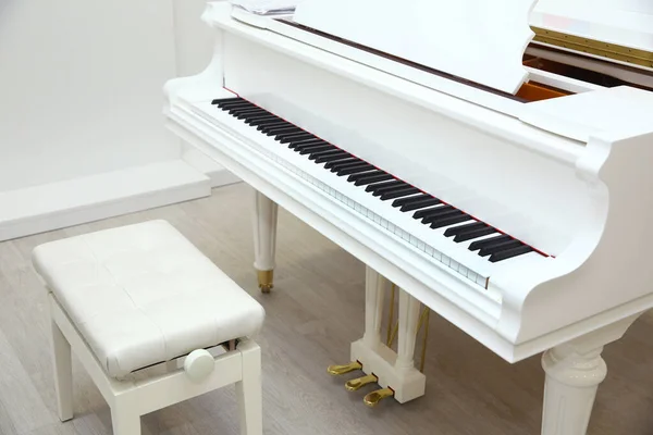 Piano Instaló Sala Música Para Permitir Pianista Ensayar Antes Interpretación —  Fotos de Stock